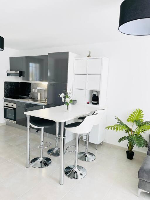 Maison 4 Personnes Avec Jacuzzi Маринян Екстериор снимка